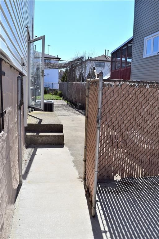 Foto del edificio - 46 Rowan Ave