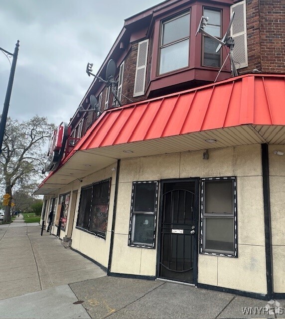 Building Photo - 3172 Main St