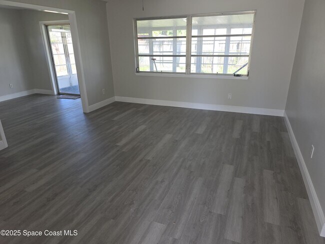 Building Photo - 1076 Hermosa Dr