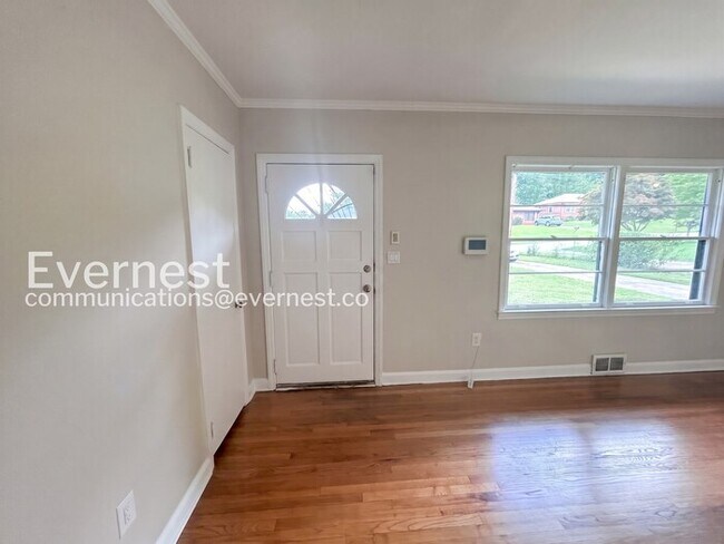 Foto del edificio - 3-Bed/1-Bath/Voucher Accepted/Available Now!