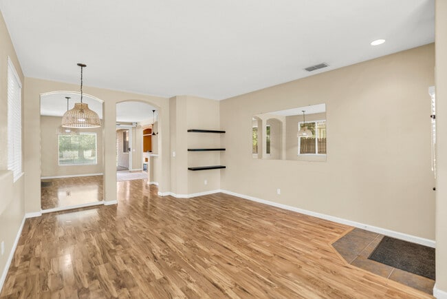 Building Photo - 3635 Poppy Hill Way