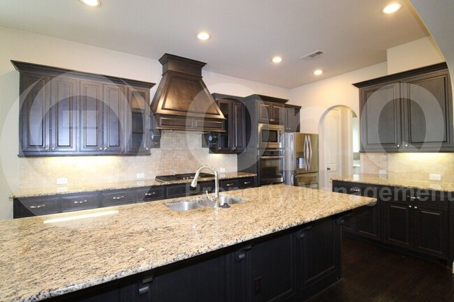 Building Photo - 8084 Sylvan Dale Rd