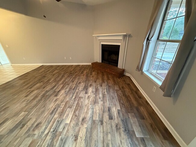 Foto del edificio - FOR RENT