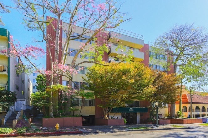 Primary Photo - 540 Kelton Ave