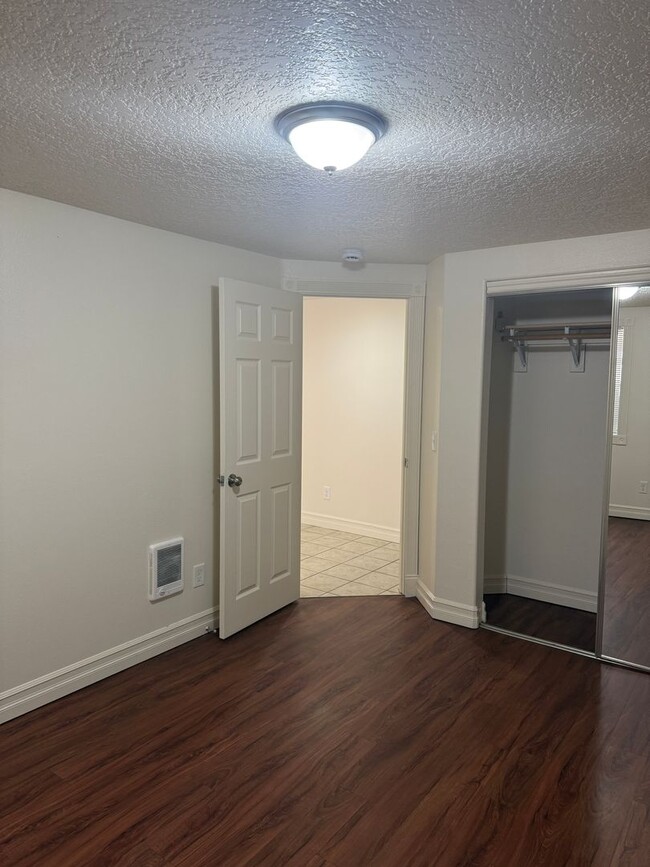 Building Photo - Beautifully Renovated Triplex Home on SE D...