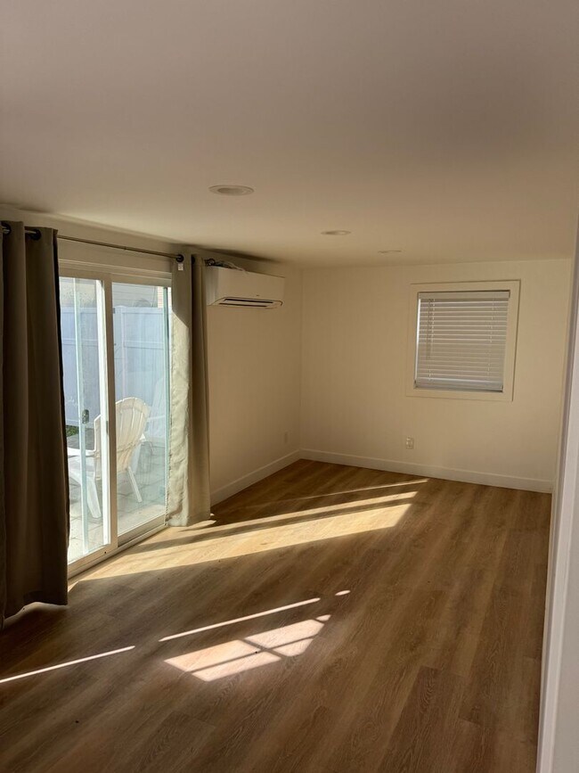 Foto del edificio - Brand New 2 Bedroom 1 Bath Home Large Pati...