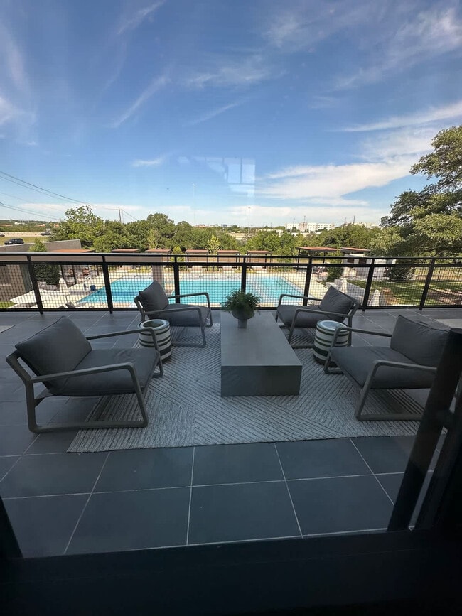 Foto del edificio - 12208 Tech Ridge Blvd