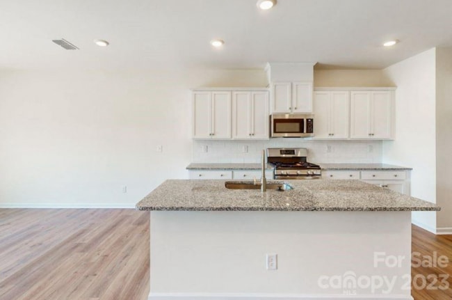 Building Photo - 5211 Maynard Hl Dr