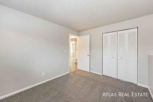 Building Photo - Look and lease: Free 50" TV if you apply 2...