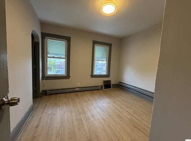 Unit 2 - 39 Bishop St