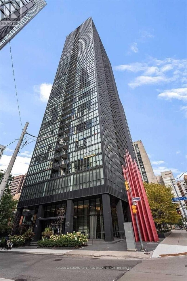 Photo du bâtiment - 110 Charles St E