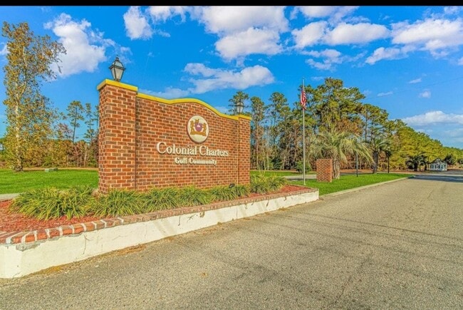 Building Photo - 710 Charter Dr