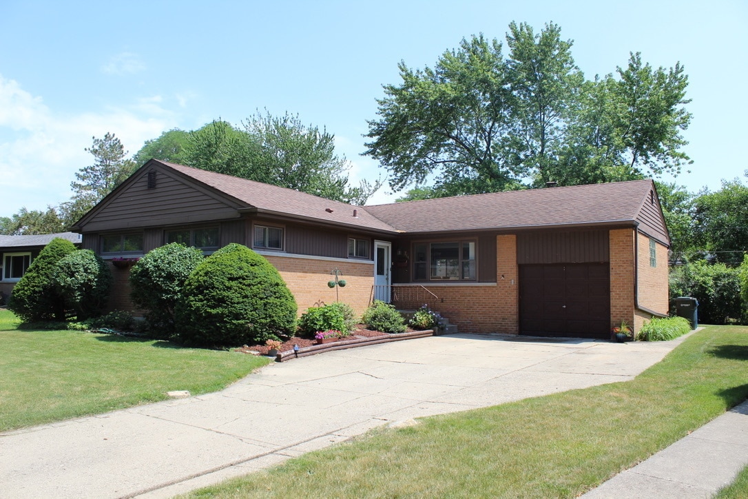 Primary Photo - 711 W Cathy Ln