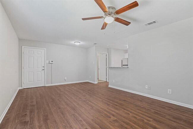 Building Photo - 852 Potomac Dr