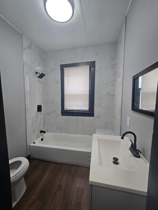 Foto del edificio - 4516 Olive St