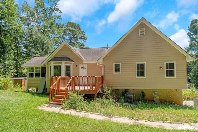 Foto del edificio - Charming 4BR House in Douglasville