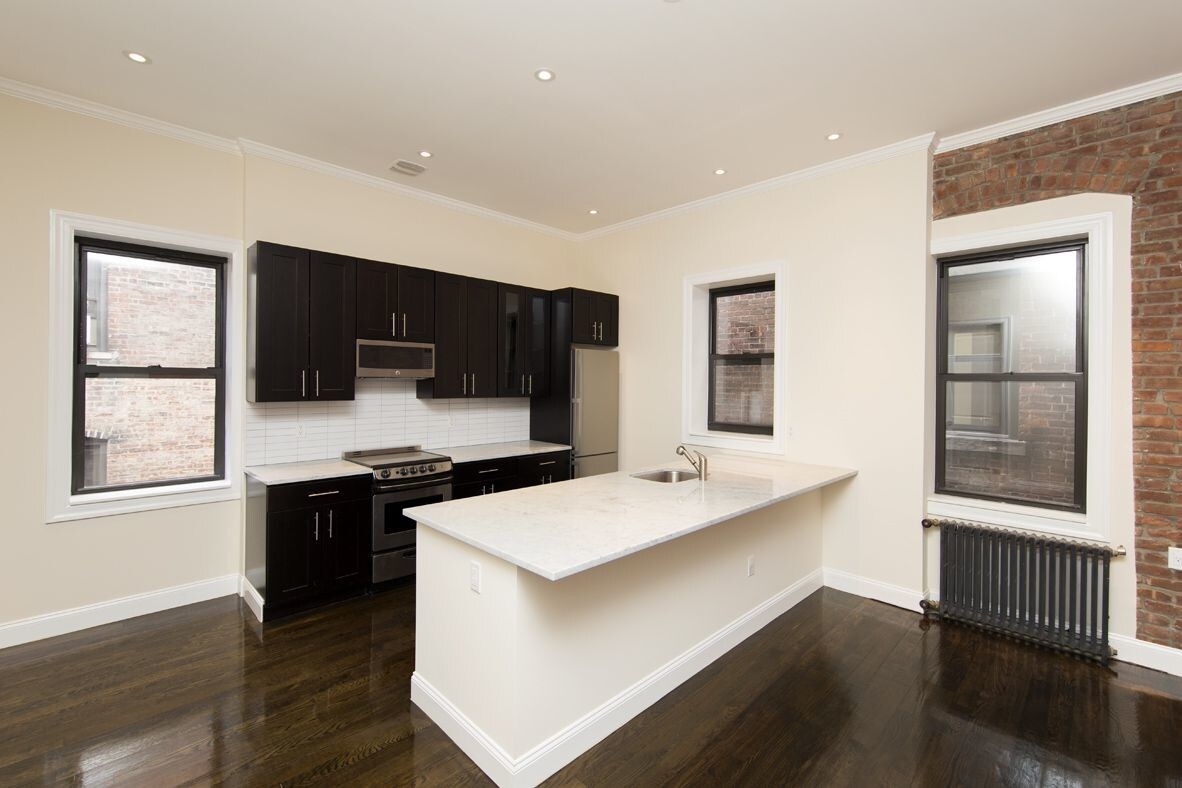 Primary Photo - 1377 Lexington Ave