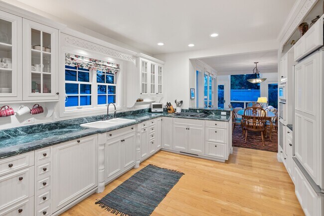 Foto del edificio - 215 W Hallam St