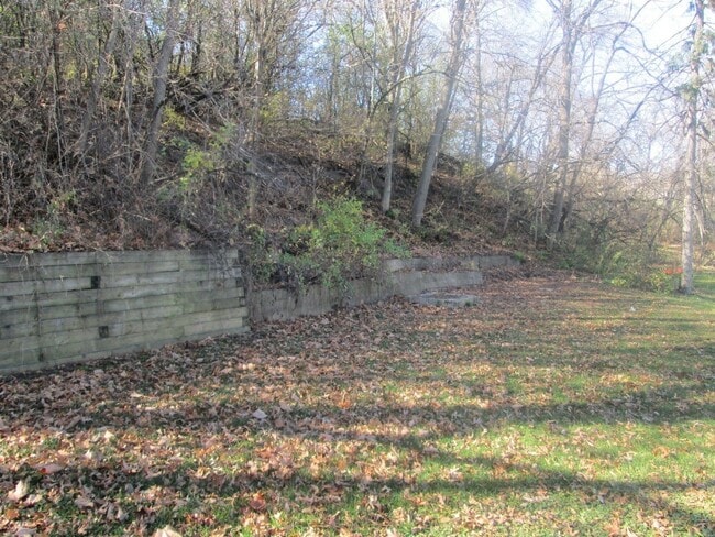 Building Photo - This 3 Bedroom 1 Bath is Ready to be Your ...