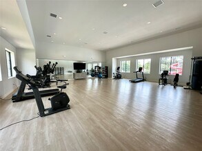 Building Photo - 12164 Ridge Top Dr
