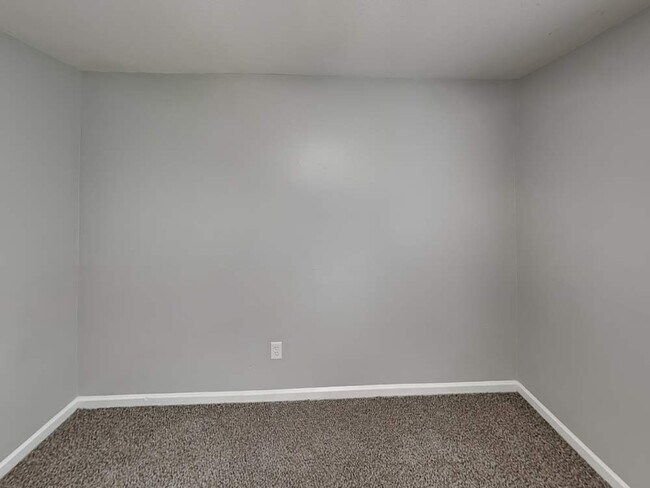 Foto del edificio - 8823 Belle Bragg Way