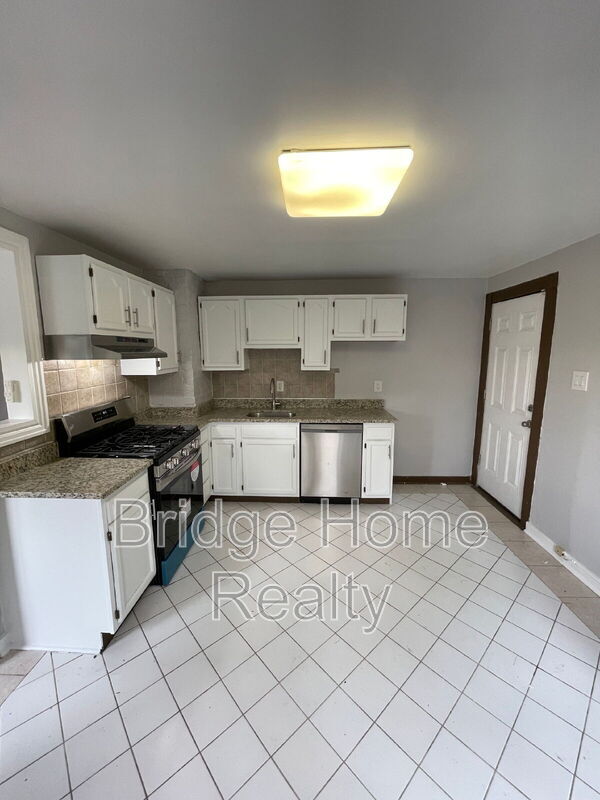 Foto del edificio - 2404 S 18th St