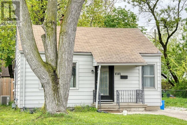 Building Photo - 1212 Elm Ave