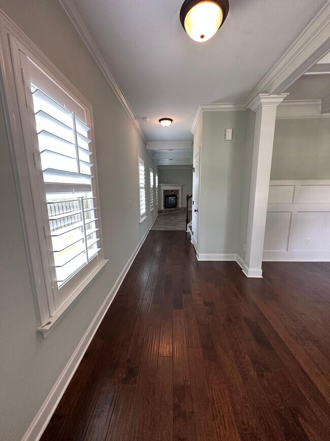 Building Photo - 1731 Edenburg Way