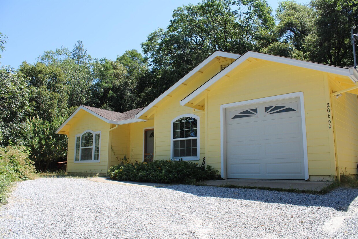 20660 Viles Ln, Soulsbyville, CA 95372 House Rental in Soulsbyville