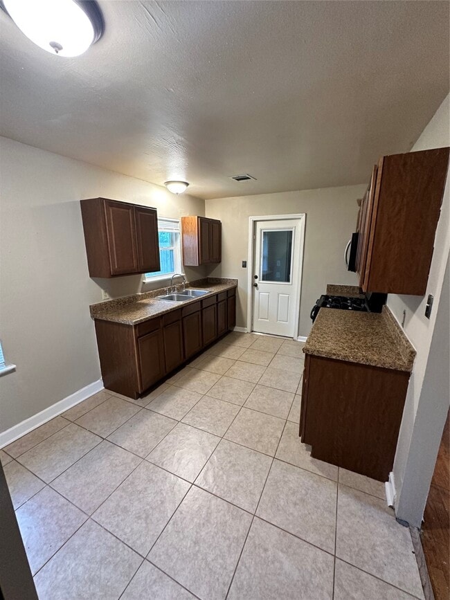 Foto del edificio - 5758 Belneath St