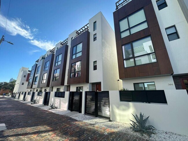 Foto del edificio - 136 8th St N