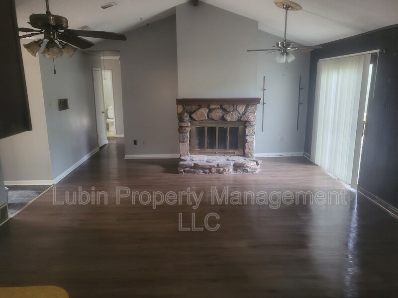 Foto del edificio - 3066 Water Oak Dr