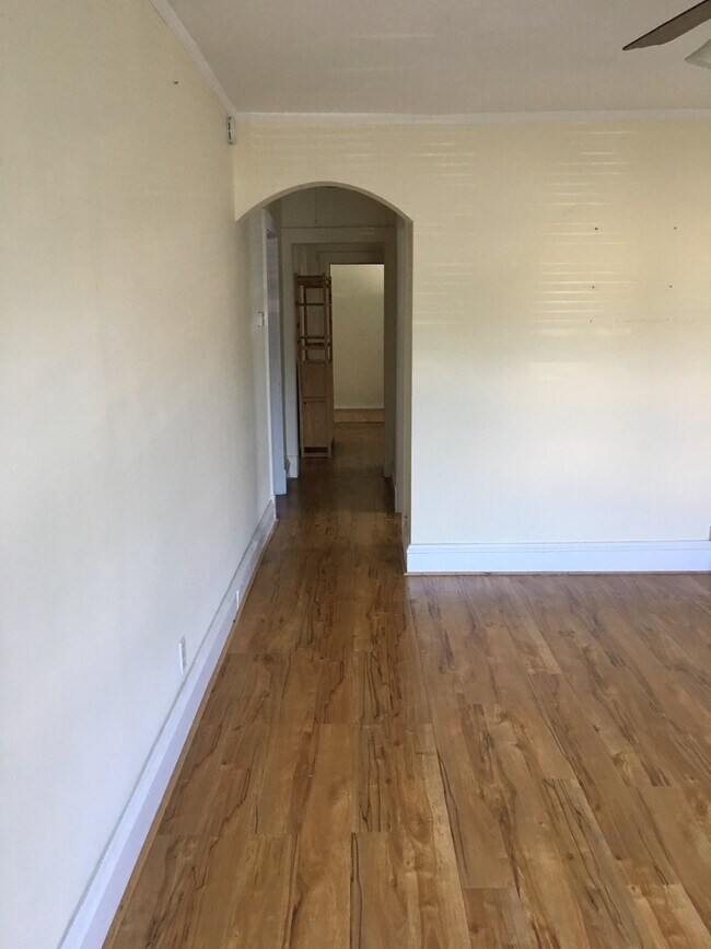 Living room hallway to kitchen and bathroom - 428 N Cuyler Ave