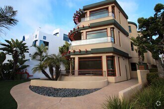 Building Photo - 5431 La Jolla Blvd