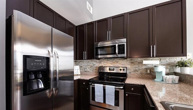 Foto del edificio - 115 E Park Ave