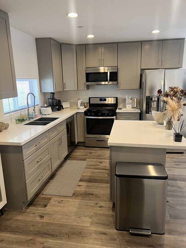 Foto del edificio - 1121 1/2 N Berendo St