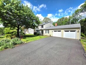Building Photo - 10930 Howland Dr