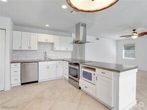 Building Photo - 1400 Pompei Ln