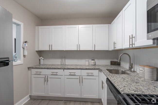 1BR, 1BA - 750SF Kitchen - The Crossings at Glassboro