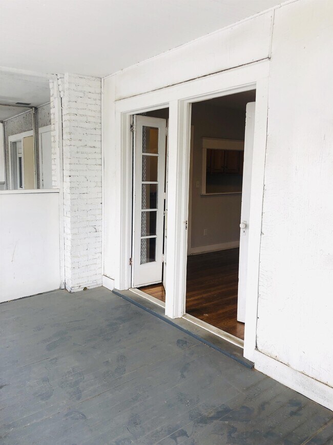 Building Photo - 2811 Campbell St