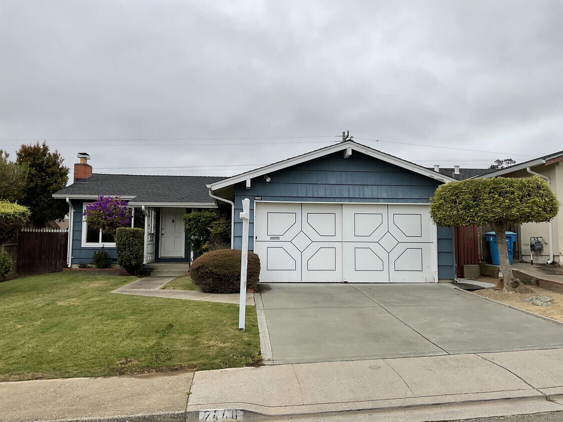 Primary Photo - 2440 Maywood Dr