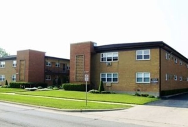 Foto principal - 8401 W Dempster St