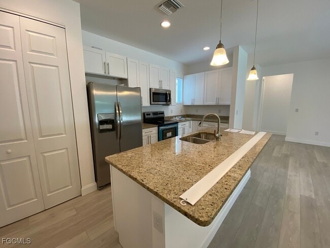 Building Photo - 3423 SW 6th Pl