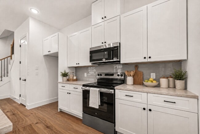 Building Photo - 4806 Carmen St