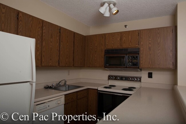 Building Photo - Close to Pearlridge 1 bedroom
