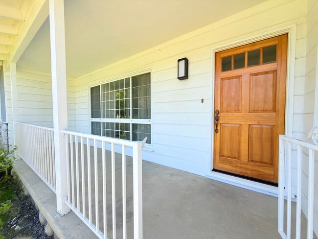 Foto del edificio - Stunning 4-Bedroom Home in Quiet North Hills