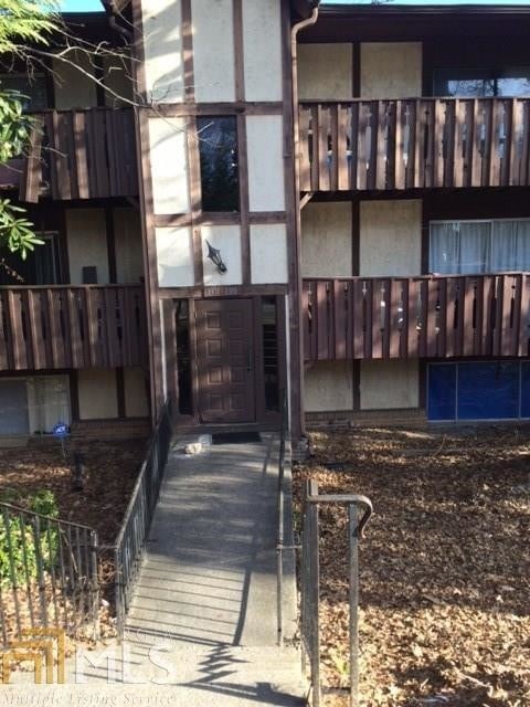 Primary Photo - 1305 Camelot Dr