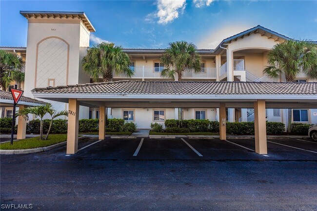 Foto del edificio - 7811 Regal Heron Cir