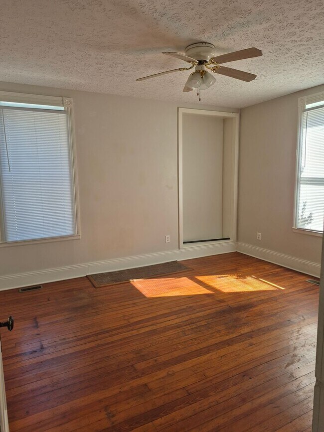 Foto del edificio - 2101 Park Ave