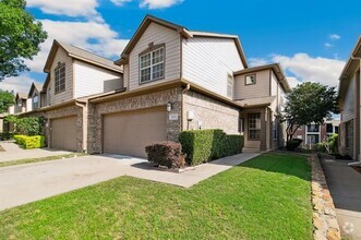 Building Photo - 941 Englewood Ln